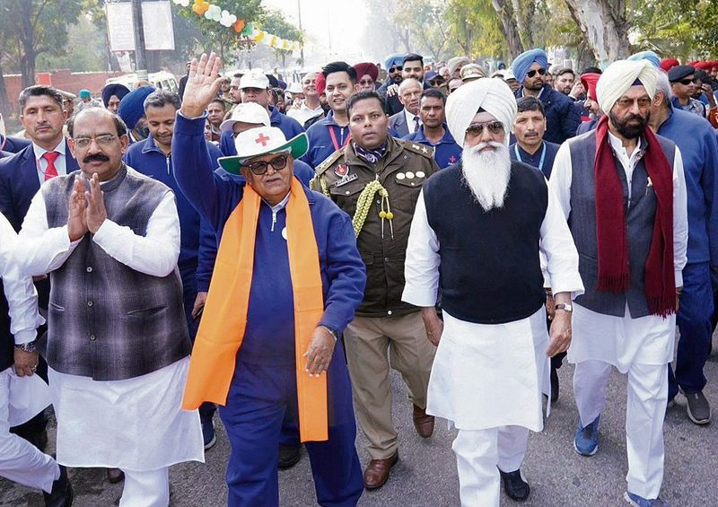 Dera Beas Chief Gurinder Dhillon, Sukhbir Badal Join Punjab Governor’s Foot March — 5 Big Political Reactions