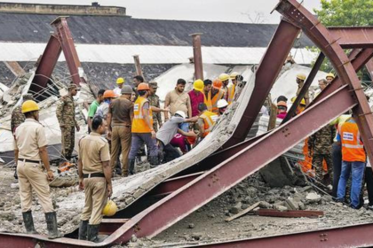 Kolkata Warehouse Collapse: 5 Dead, Several Injured as Under-Construction Building Crashes in Taratala
